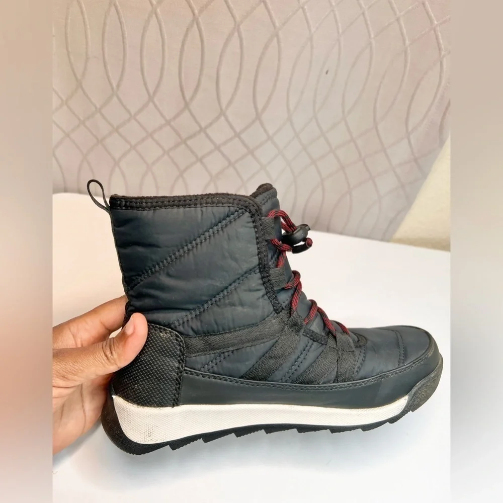 Sorel Whitney II Short Lace Boots Boys  Shoes Size 5 Snow Winter